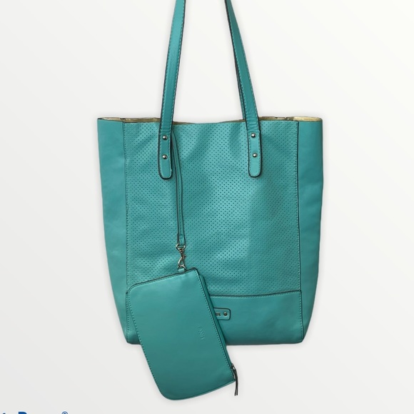 Roots Bag w/ removable clutch! - Picture 2 of 11